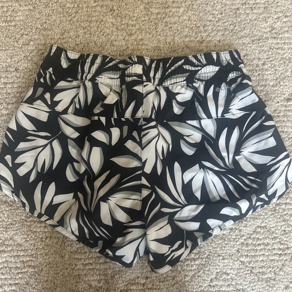 Women's Columbia Bogata Bay Beach Stretch Printed Shorts Pockets Size Medium - Picture 4 of 5